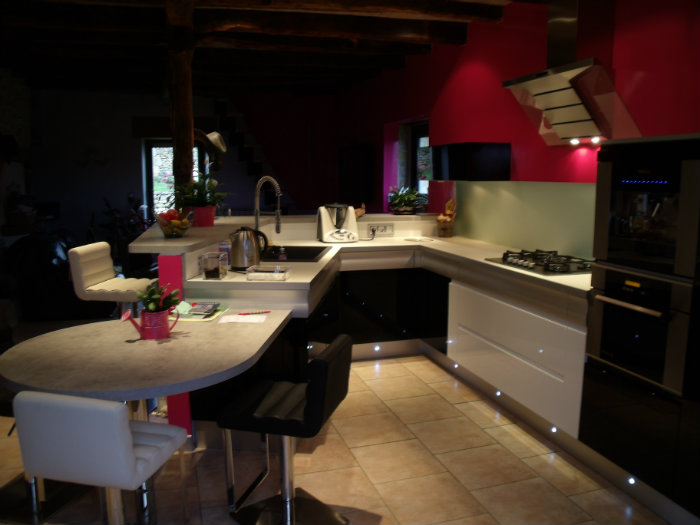 Φουτουριστικός πάγκος κουζίνας.