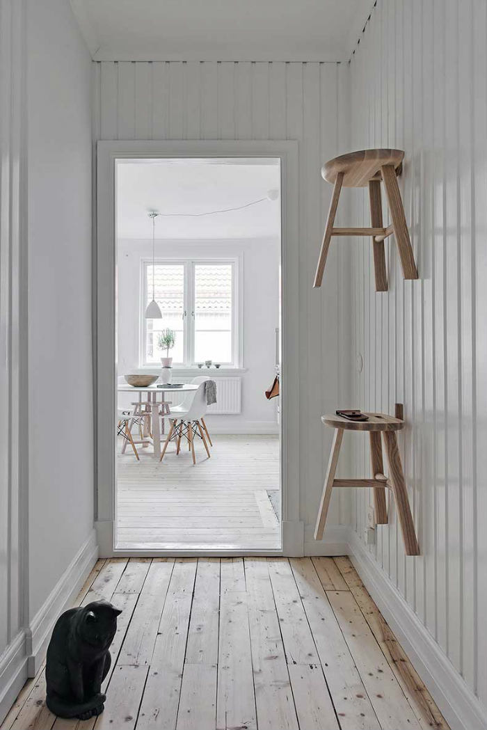 Σκαμπώ κρεμαστά σε ειδικό γάντζο.