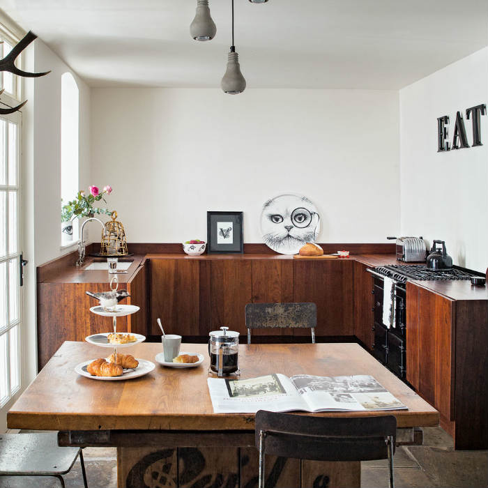 Σκούρος rustic πάγκος κουζίνας σχήματος Π.