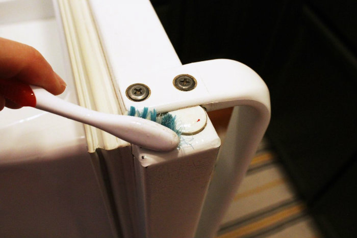 Για όλα τα δύσκολα σημεία χρησιμοποίησε οδοντόβουρτσα.