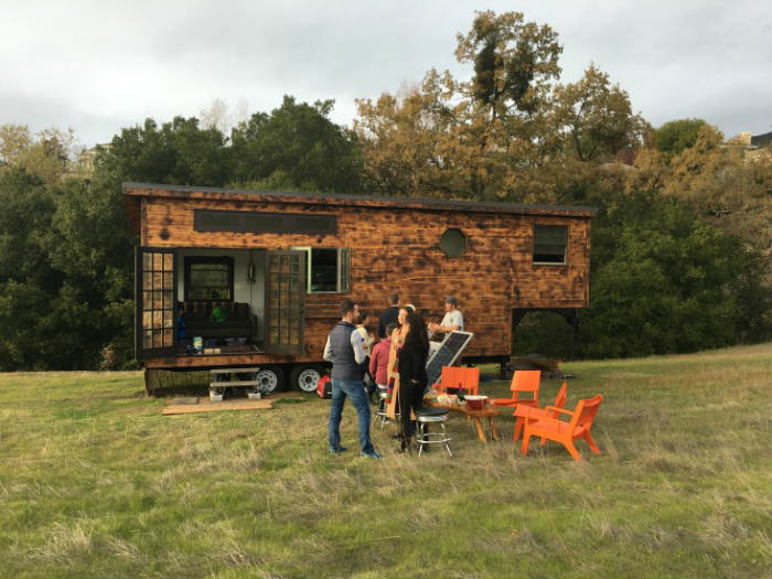 Στην φύση μαζί με φίλους.