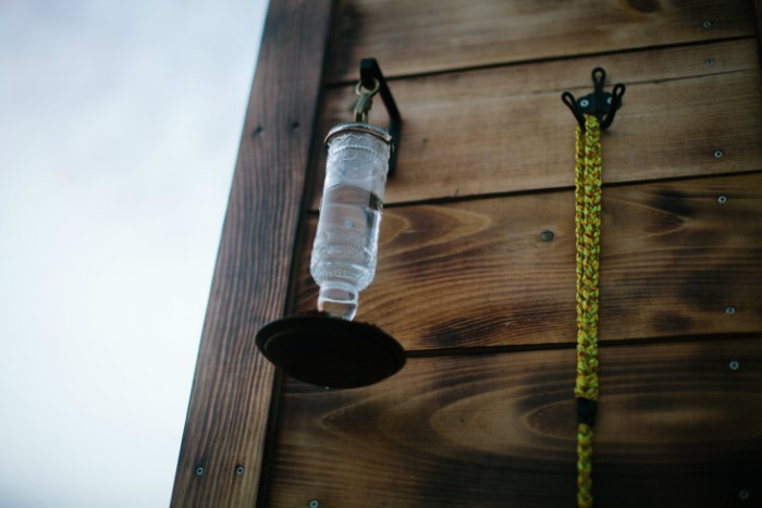 Ταΐστρα για πουλιά και ειδικότερα για κολιμπρί.