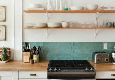 ραφια κουζινας ανοιχτα