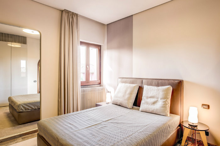 κρεμ κρεβατοκαμαρα