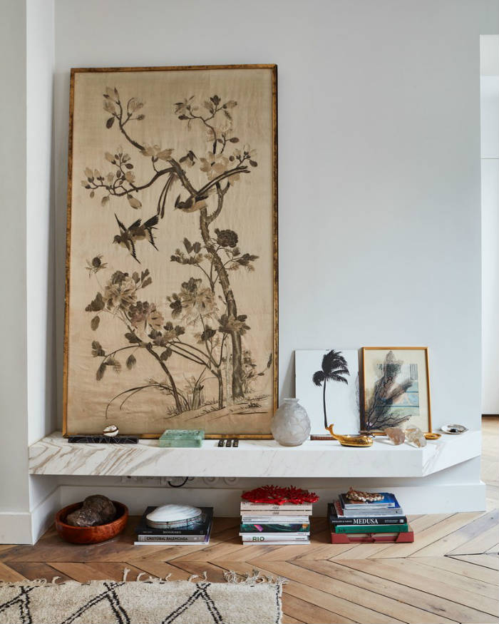 μαρμαρινο ραφι στο σαλονι