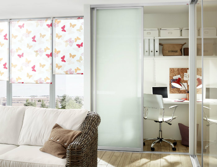 θαμπωμενη συρομενη για γραφειο