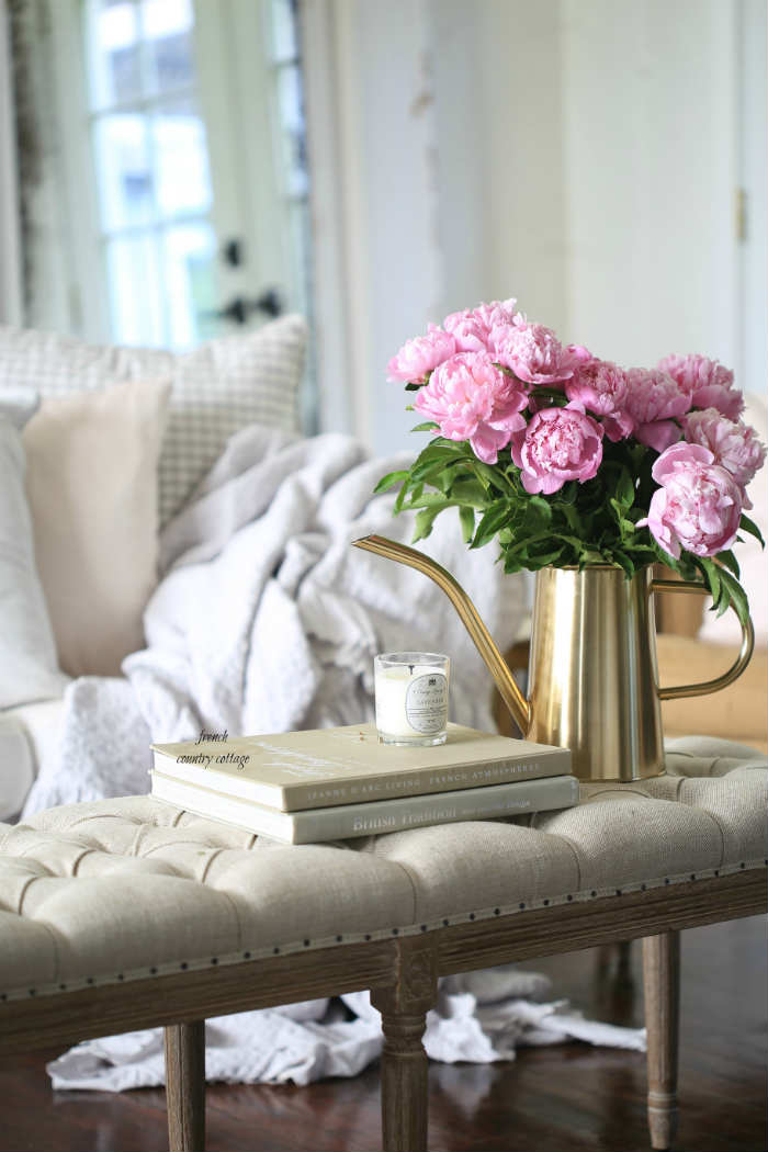 τοποθετησε φρεσκα λουλουδια και φυτα εσωτερικου χωρου