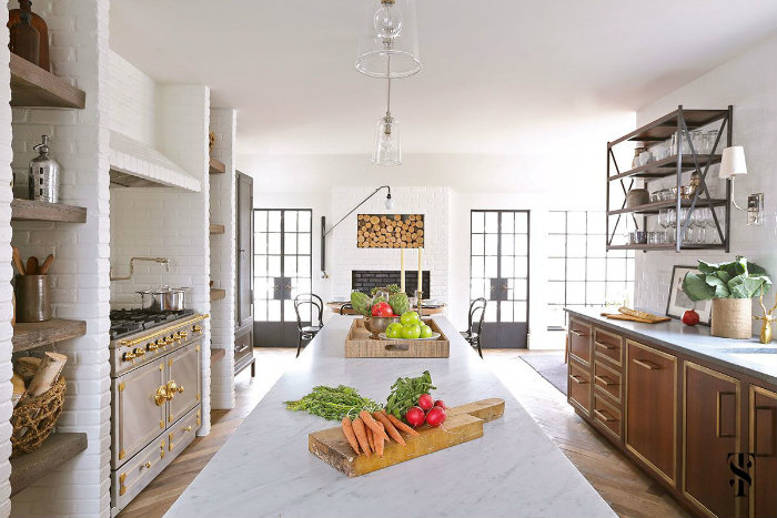 κουζινα με μαρμαρα και πλακακια subway