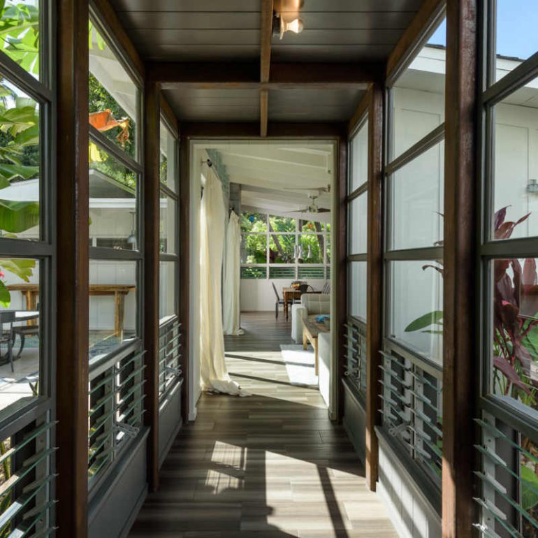 φωτεινος διαδρομος με αιθρια κεντρικη