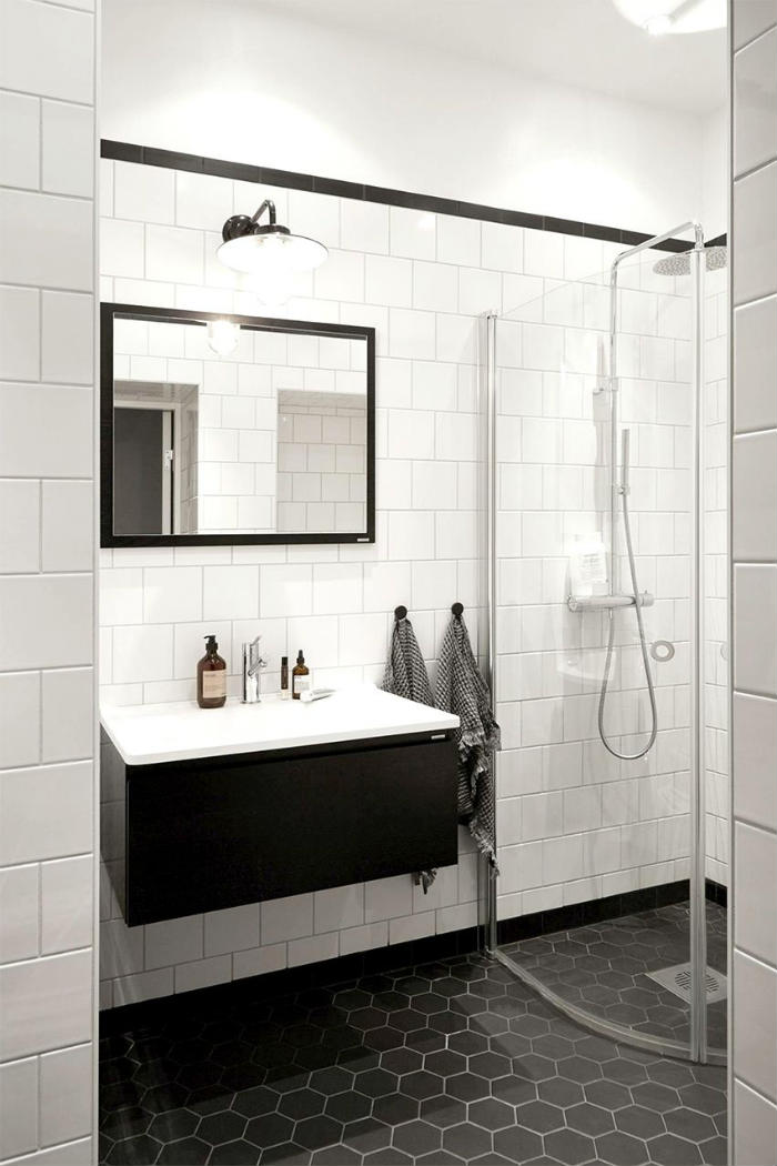 τετραγωνα λευκα και εξαγωνα μαυρα πλακακια