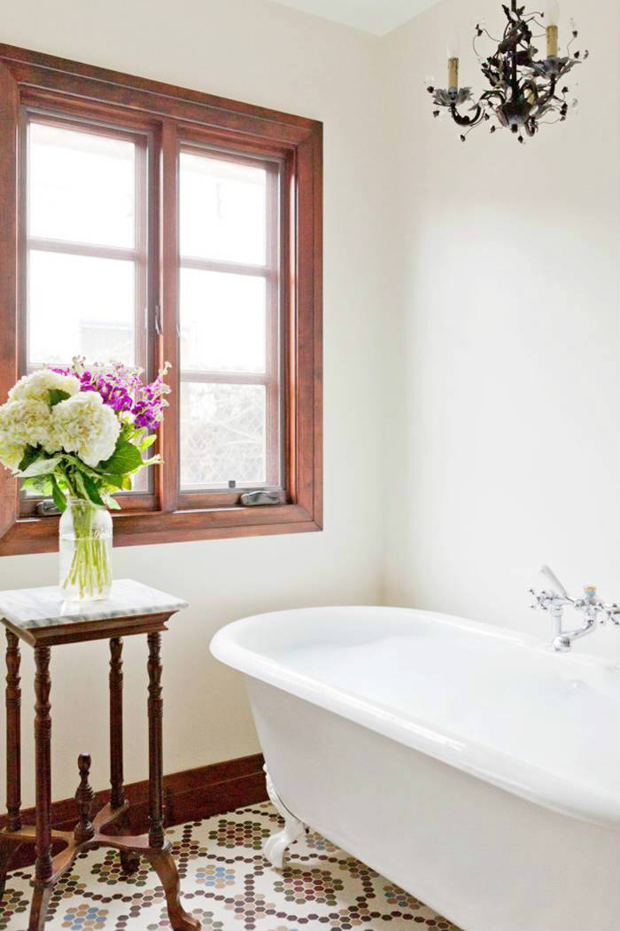 μαυρος πολυελαιος με λεπτομερειες