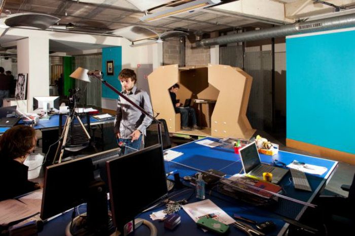 πολυθρονες και τραπεζι