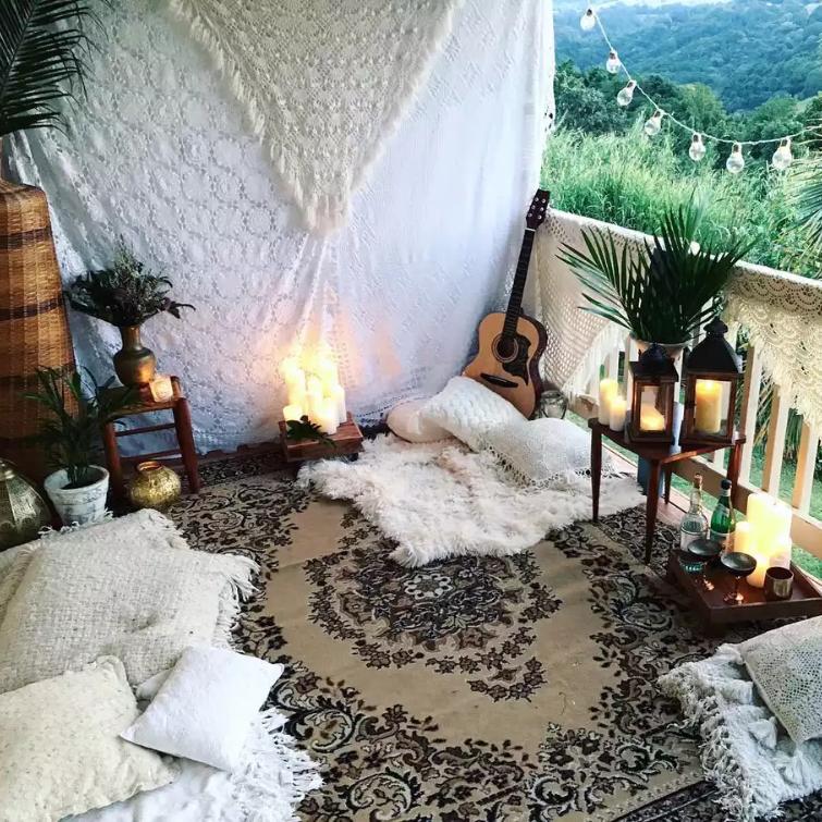 διαλογισμος στο μπαλκονι