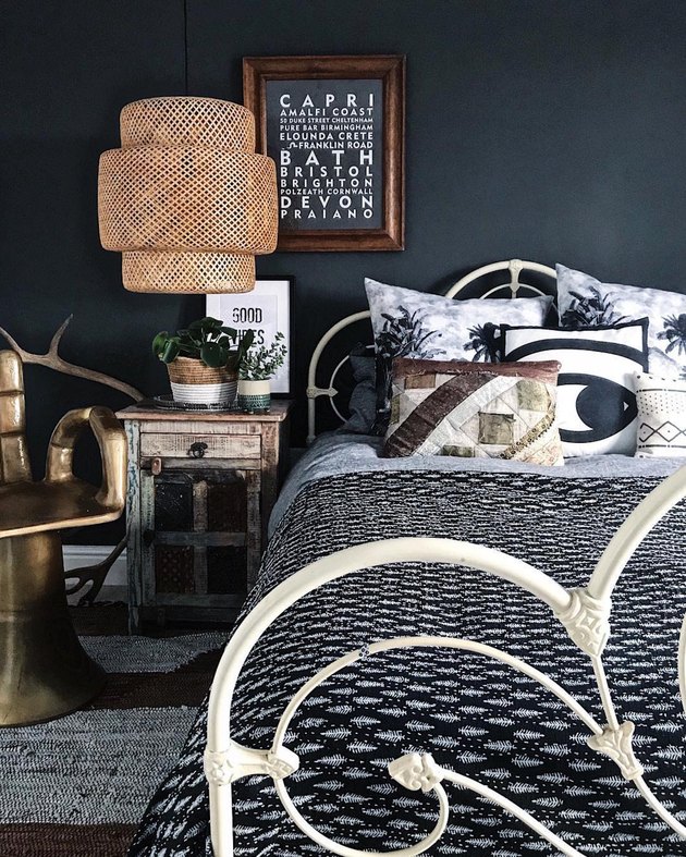 βαψιμο τοιχων υπνοδωματιο κρεβατοκαμαρα 2019 μαυρο