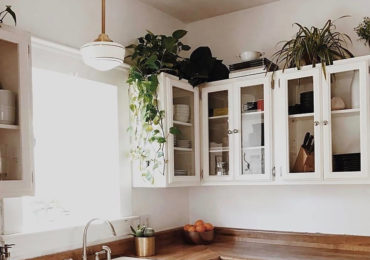 κενο πανω απο ντουλαπια κουζινας κενο διακοσμηση πως να διακοσμησω