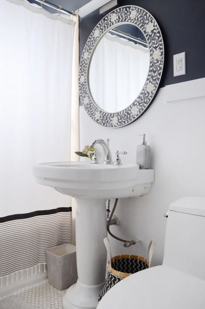 μικρο μπανιο διακοσμηση ανακαινιση σχεδια ιδεες αποθηκευση λιγα τετραγωνικα