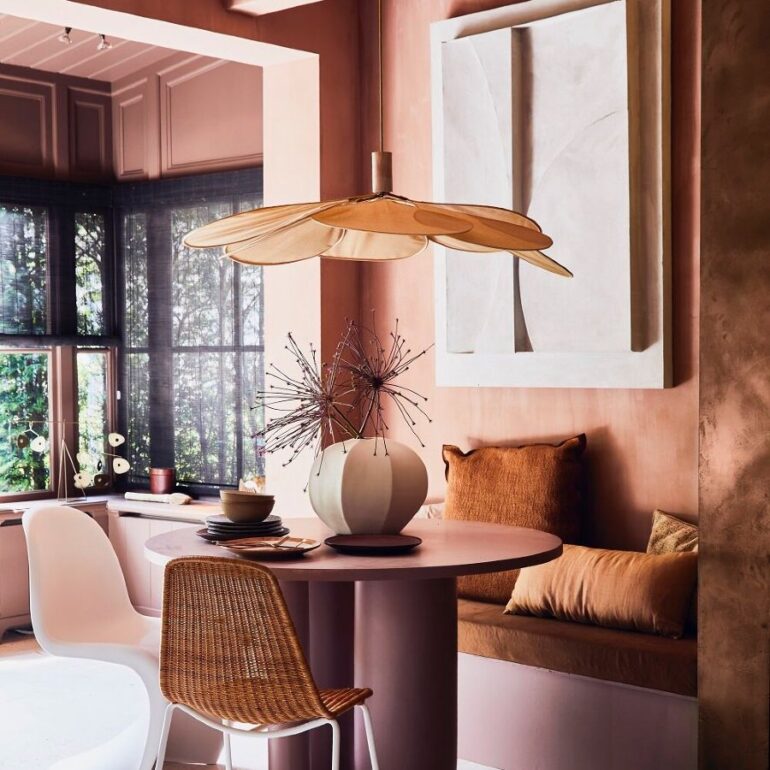 βαψιμο σπιτιου σαλονιου 2021 χρωμα χρωματα τοιχου ροζ θερμα χρωματα ιδεες φωτογραφιες εμπνευση μαροκινο