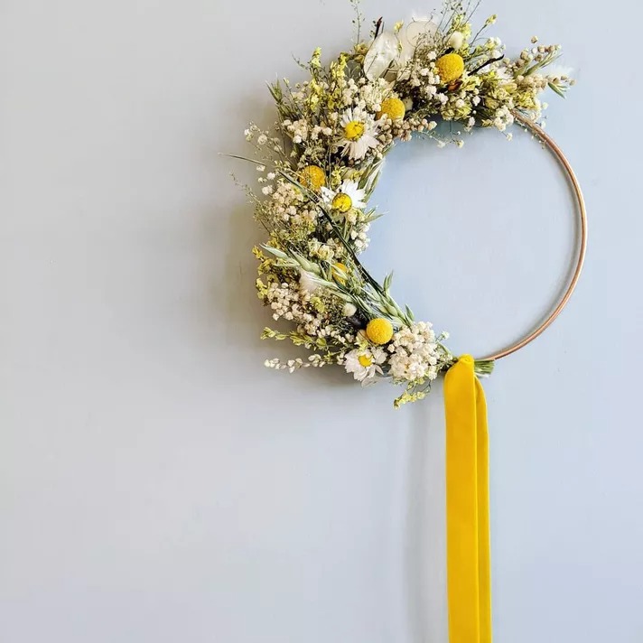 στεφανι πορτας εισοδου διακοσμητικο λουλουδια ανοιξιατικο εξωπορτας κορδελα