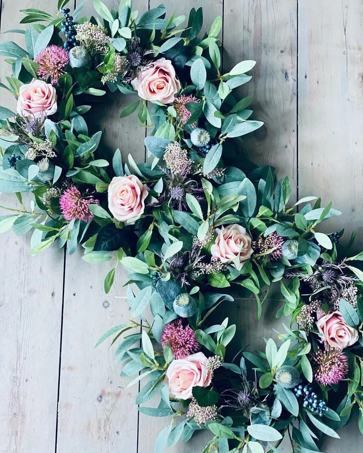 στεφανι πορτας εισοδου διακοσμητικο λουλουδια ανοιξιατικο εξωπορτας τεχνητα λουλουδια ψευτικα