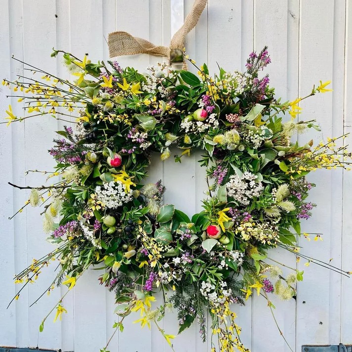 στεφανι πορτας εισοδου διακοσμητικο λουλουδια ανοιξιατικο εξωπορτας