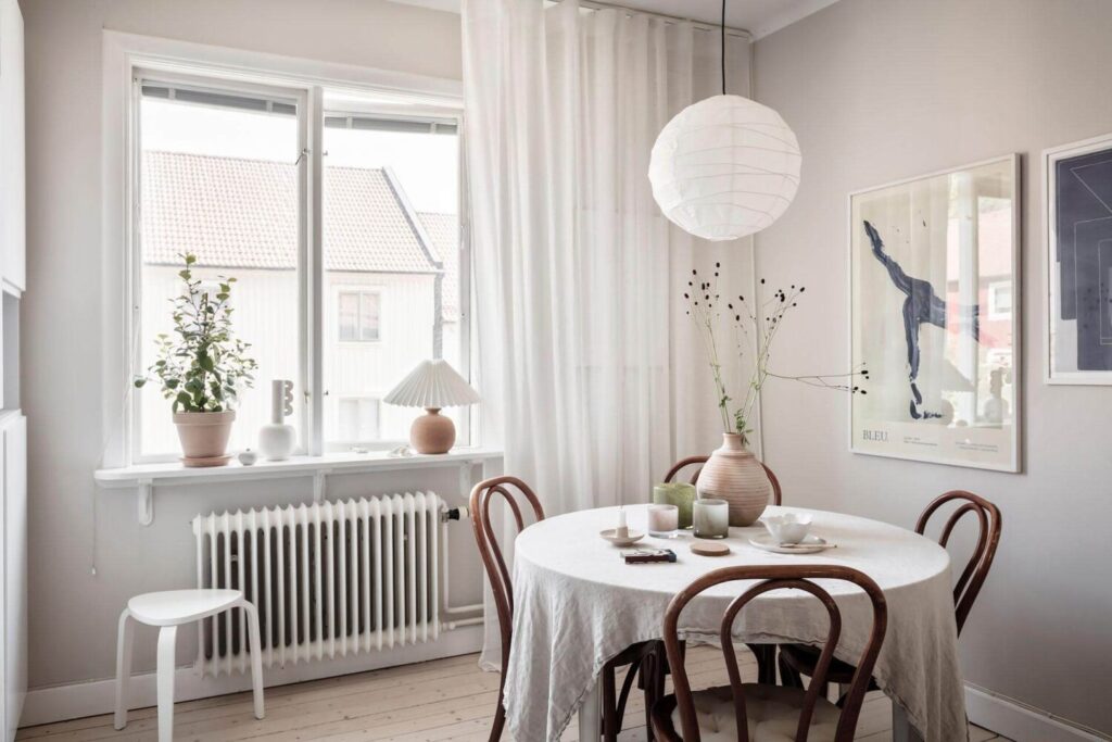 μικρη κουζινα λευκη ασπρα ντουλαπια σκανδιναβικη διακοσμηση ιδεες λυσεις φωτογραφιες μικρο διαμερισμα μοντερνο σκανδιναβικο