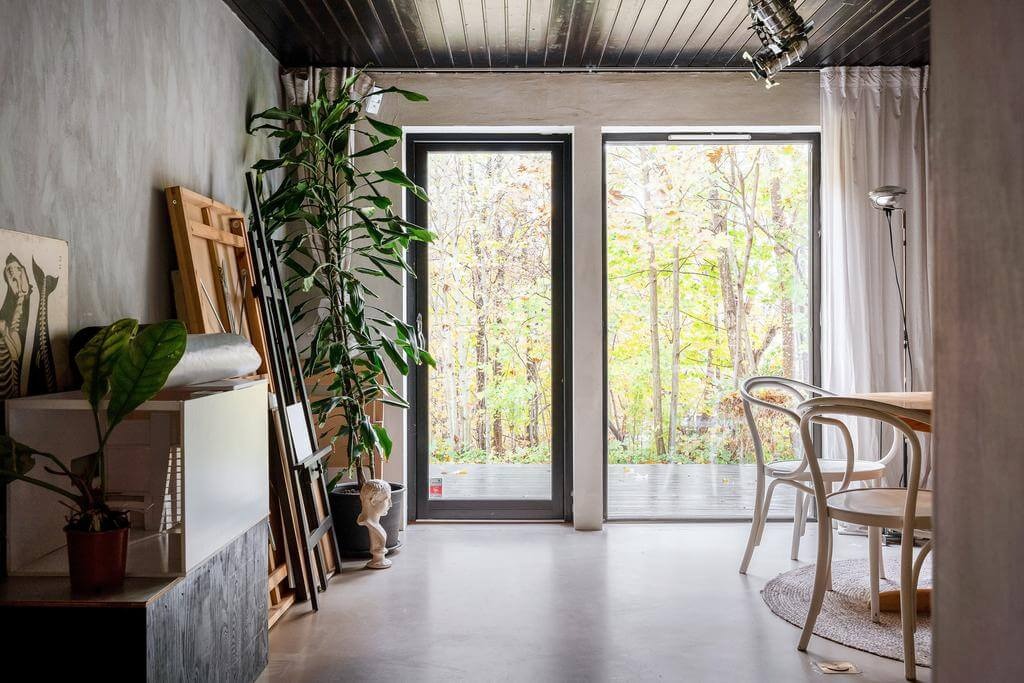 βιωσιμο οικολογικο σπιτι φυσικο ξυλο 2023 κοντρα πλακε σκανδιναβικο σαλονι τραπεζαρια