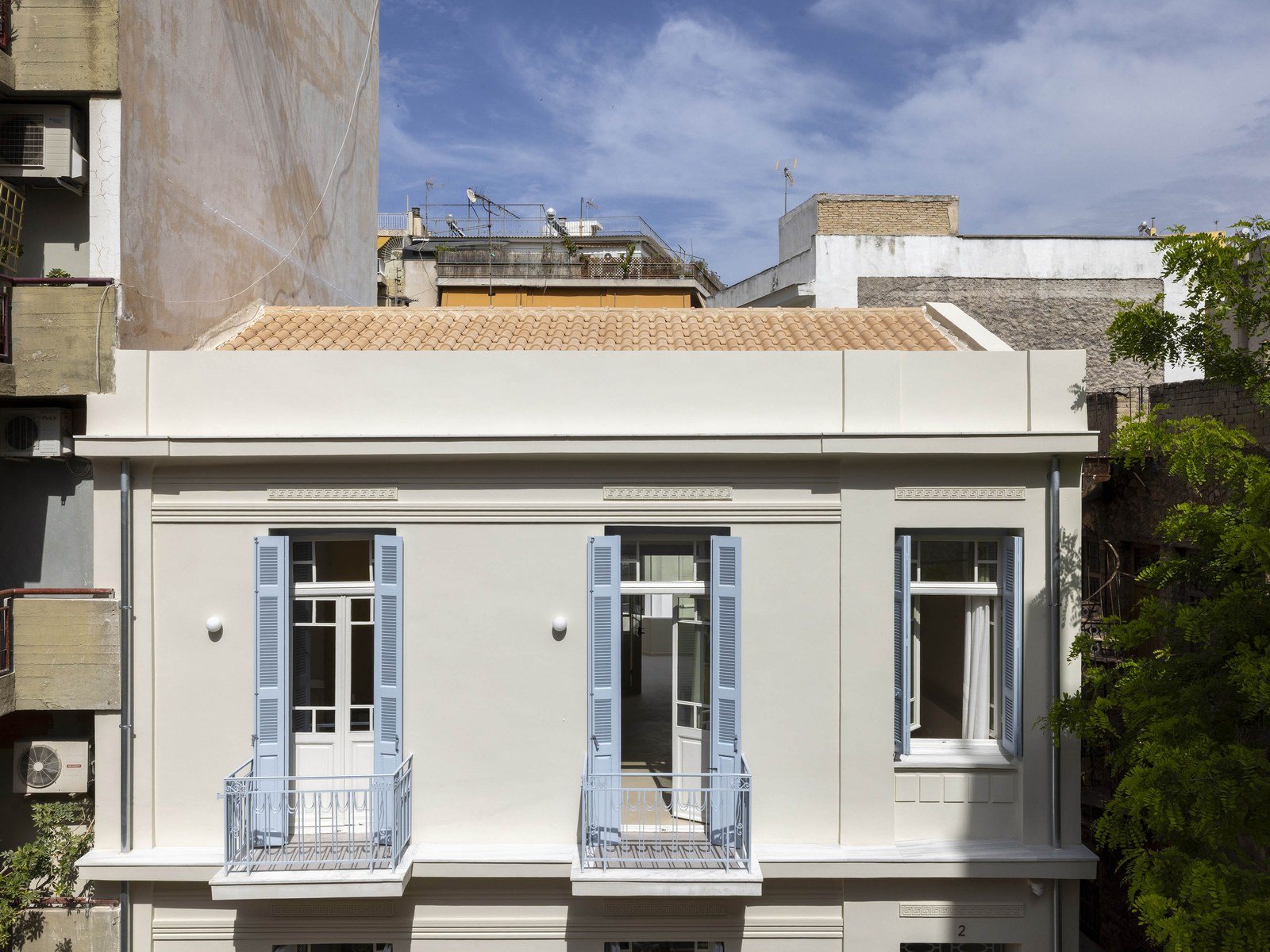 Ανακαίνιση μονοκατοικίας στον Κολωνό: δύο σπίτια κάτω από την ίδια στέγη