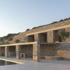Ένα σπίτι κάτω από τη γη στη Σίφνο: το Within the Earth του Alexandre Pavlidis